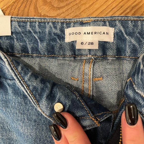 Good American Jeans - Picture 3 of 6